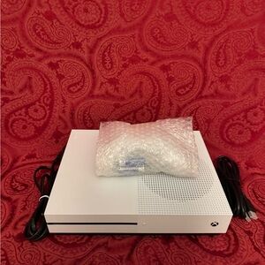 Xbox One S 500GB, cords, and Controller